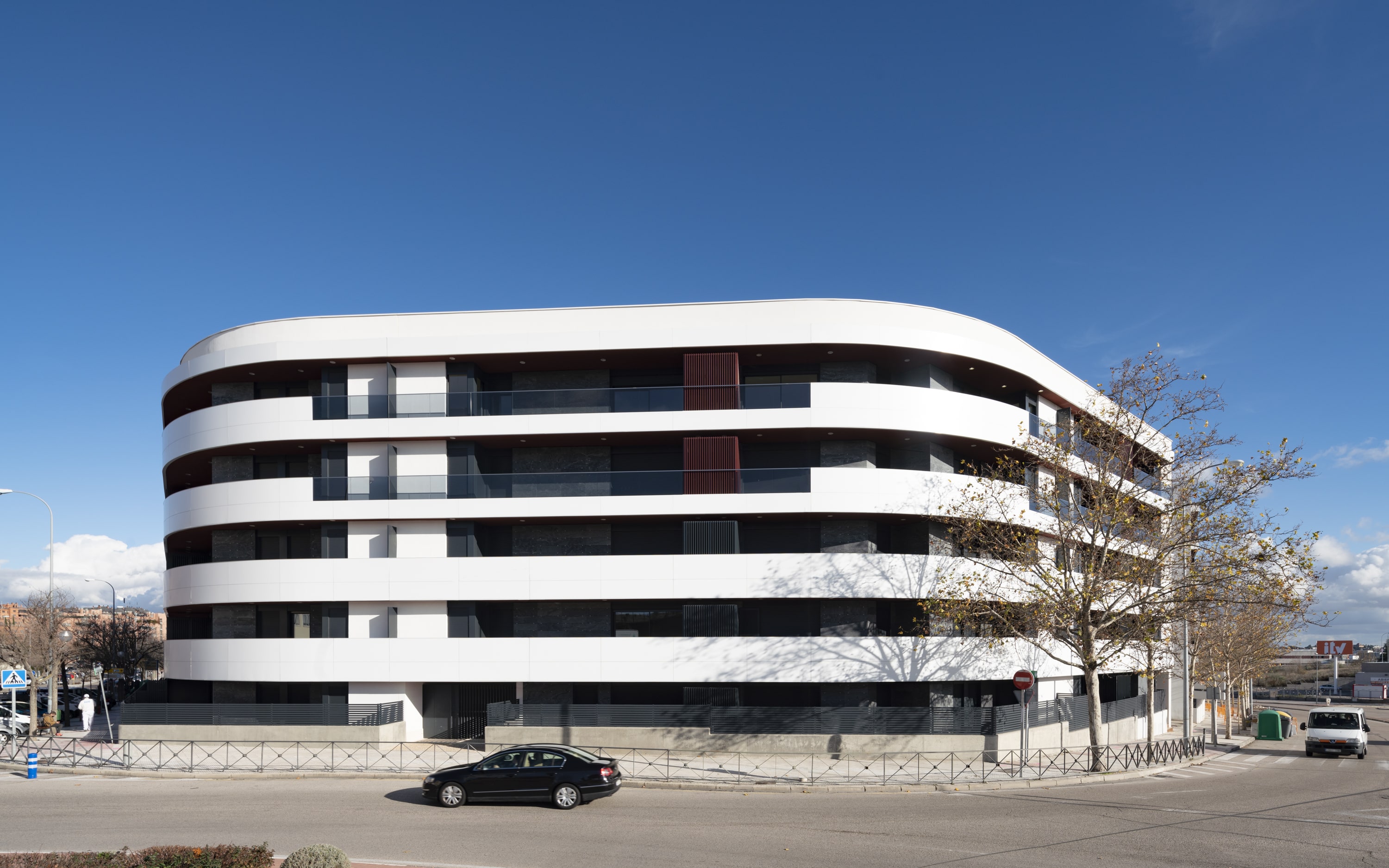 Garage New-Build Aura Homes